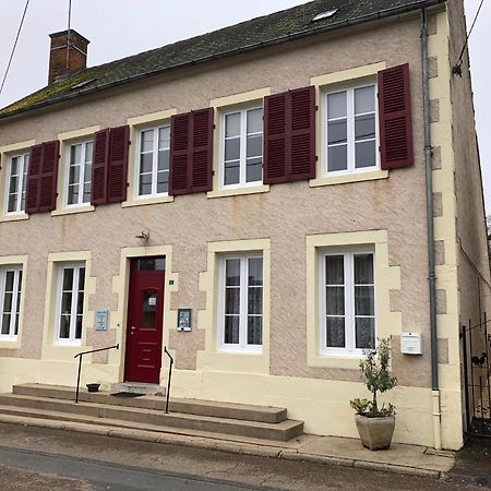 Le Voyageur Bed & Breakfast Saint-Bonnet-Tronçais Exterior photo